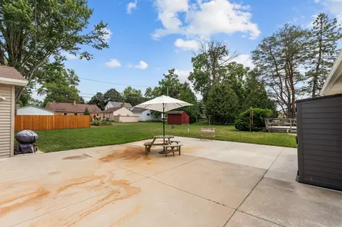 Exterior - 1906 S Memorial Dr, Appleton, WI 54915 photo 5 of 9