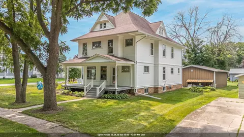 204 N 3rd St, Winneconne, WI 54986