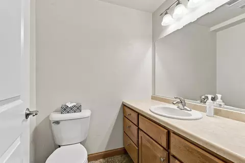 Bath - 4704 Timber Row, Appleton, WI 54913 photo 5 of 5