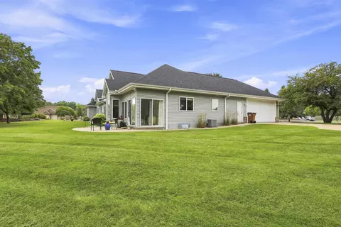 Exterior - 4704 Timber Row, Appleton, WI 54913 photo 7 of 9