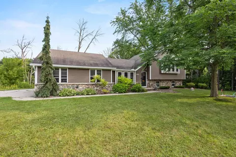 1218 Plateau Heights Rd, Green Bay, WI 54313