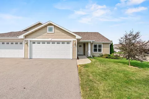 3292 Elk Ridge Dr, Oshkosh, WI 54904