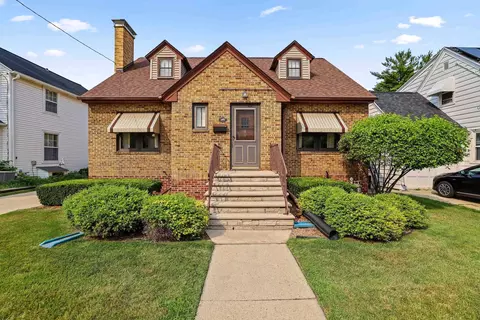 1146 Dousman St, Green Bay, WI 54303