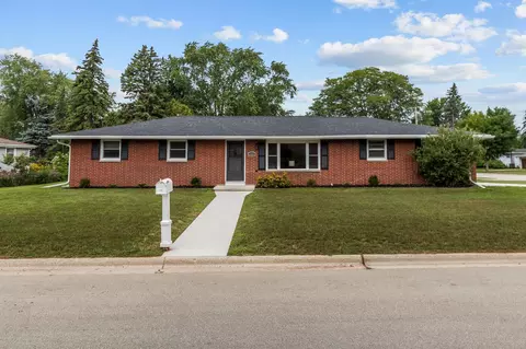 1520 Careful Dr, Green Bay, WI 54304