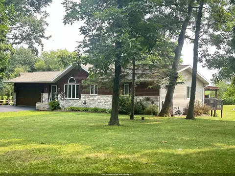 1266 Clairville Rd, Oshkosh, WI 54904