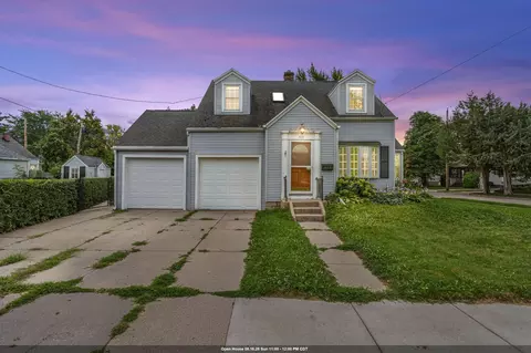 615 W Bent Ave, Oshkosh, WI 54901