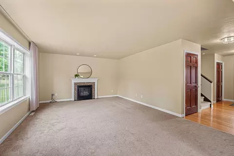 Living - 4111 N Trailway Ln, Appleton, WI 54913 photo 4 of 5