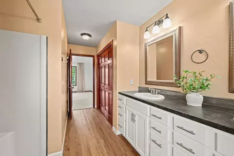 Entry Way - 4111 N Trailway Ln, Appleton, WI 54913 photo 5 of 7