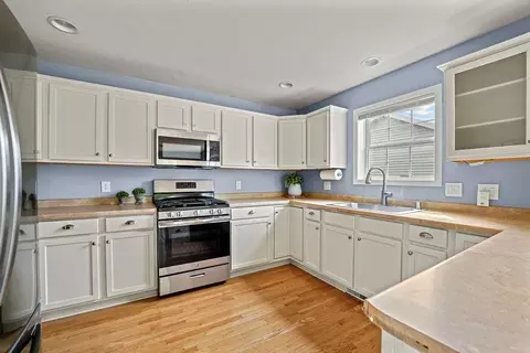 Kitchen - 4111 N Trailway Ln, Appleton, WI 54913 photo 3 of 4