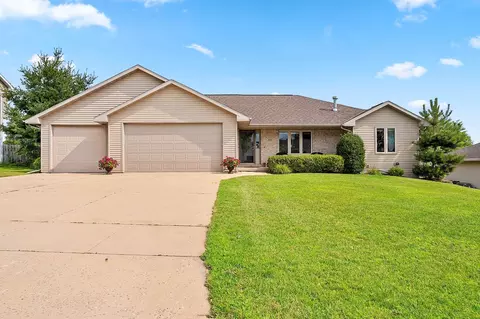 3182 Primrose Ln, Green Bay, WI 54313