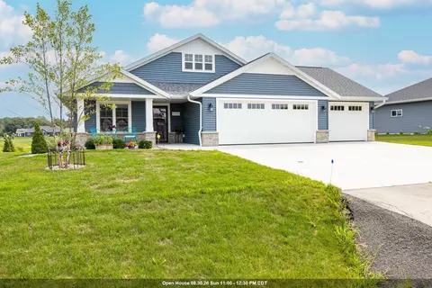 1712 Addie Pkwy, Oshkosh, WI 54904