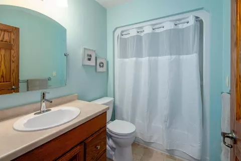 Bath - w2416 Snowberry Drive, Appleton, WI 54915 photo 2 of 3