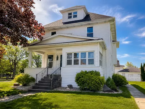 125 S Garden Ave, Gillett, WI 54124