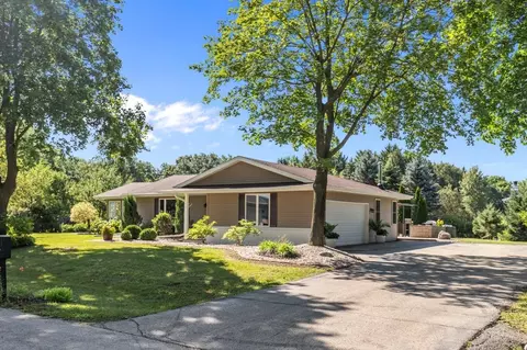 5771 St Ives Rd, Oshkosh, WI 54904