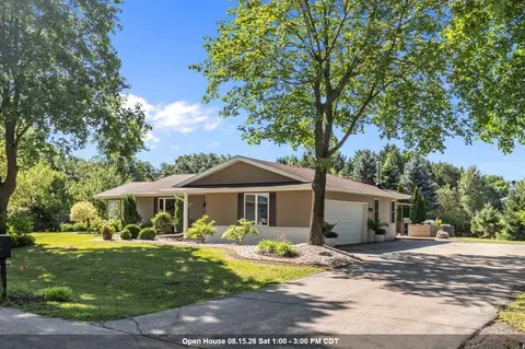 5771 St Ives Rd, Oshkosh, WI 54904