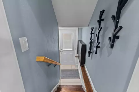 Entry Way - 414 E Spring St, Appleton, WI 54911 photo 1 of 2
