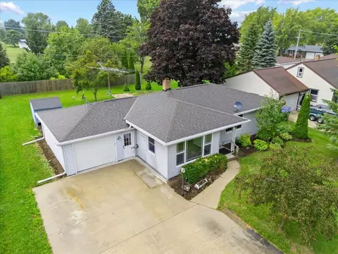 319 Parker Ave, Algoma, WI 54201
