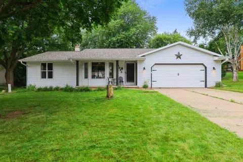 2925 Devroy Ln, Green Bay, WI 54313