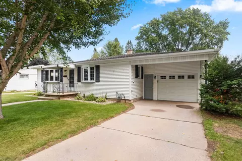 825 Tommark St, Green Bay, WI 54304