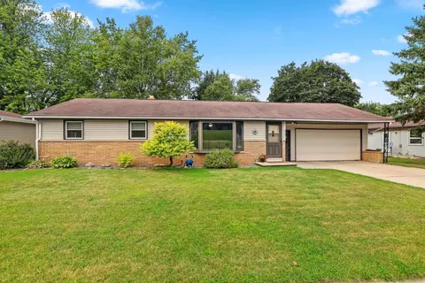 374 Skyline Blvd, Green Bay, WI 54302