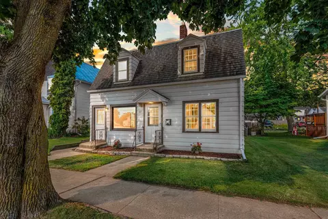 Exterior - 321 Mill St, Algoma, WI 54201 photo 4 of 9