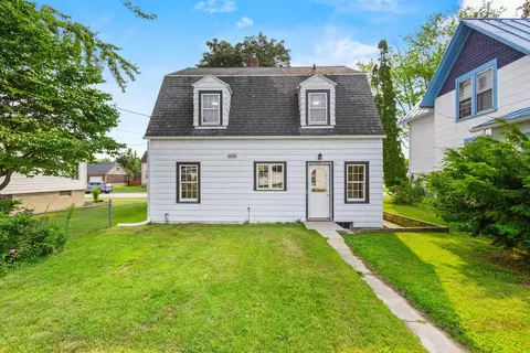 Exterior - 321 Mill St, Algoma, WI 54201 photo 7 of 9
