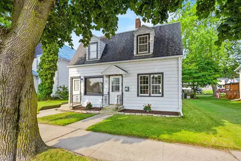 Exterior - 321 Mill St, Algoma, WI 54201 photo 3 of 9