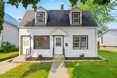 Exterior - 321 Mill St, Algoma, WI 54201 photo 2 of 9