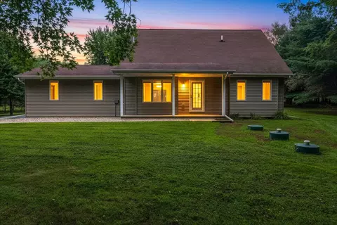 7364 Jensen Rd, Oshkosh, WI 54904