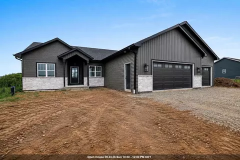 3685 Evelyn Rose Ln, Suamico, WI 54313