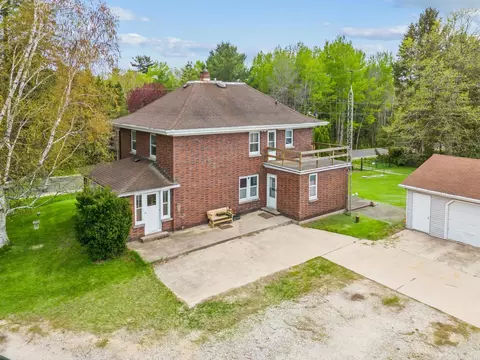 3720 E Hillcrest Rd, Two Rivers, WI 54241