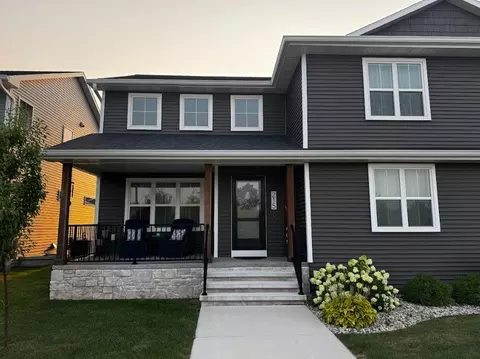 215 Red Cedar Pkwy, Kimberly, WI 54136