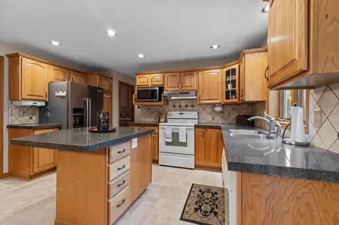 Kitchen - 4224 Terraview Dr, Appleton, WI 54913 photo 5 of 6