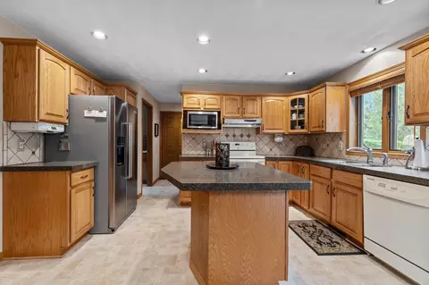 Kitchen - 4224 Terraview Dr, Appleton, WI 54913 photo 2 of 6