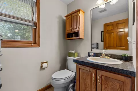 Bath - 4224 Terraview Dr, Appleton, WI 54913 photo 1 of 6