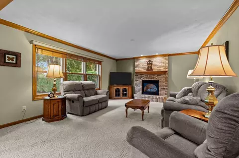 Living - 4224 Terraview Dr, Appleton, WI 54913 photo 3 of 5