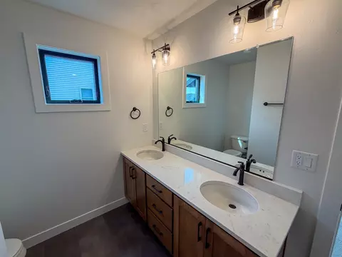 Bath - N8891 Killarney Way, Appleton, WI 54952 photo 1 of 3