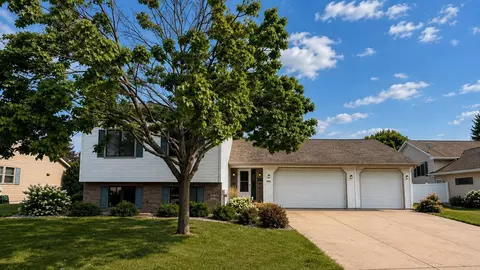 3171 Mockingbird Way, Oshkosh, WI 54904