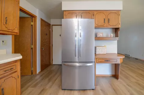 Kitchen - 1724 N Ullman St, Appleton, WI 54911 photo 2 of 2