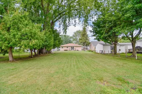 Exterior - 1724 N Ullman St, Appleton, WI 54911 photo 5 of 7
