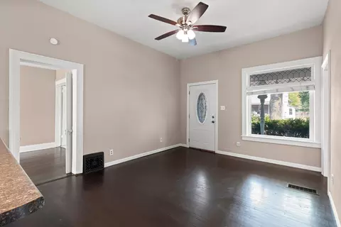 Living - 425 W Winnebago St, Appleton, WI 54911 photo 2 of 6