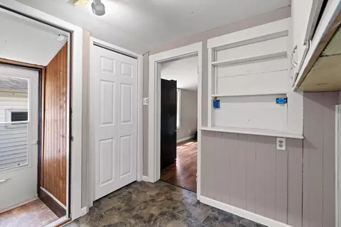 Entry Way - 425 W Winnebago St, Appleton, WI 54911 photo 2 of 5