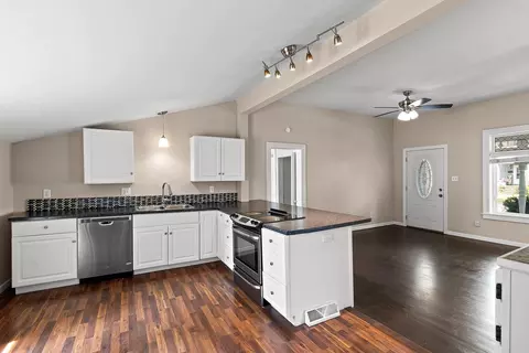 Kitchen - 425 W Winnebago St, Appleton, WI 54911 photo 3 of 4