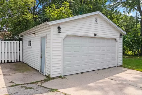 Exterior - 425 W Winnebago St, Appleton, WI 54911 photo 10 of 12
