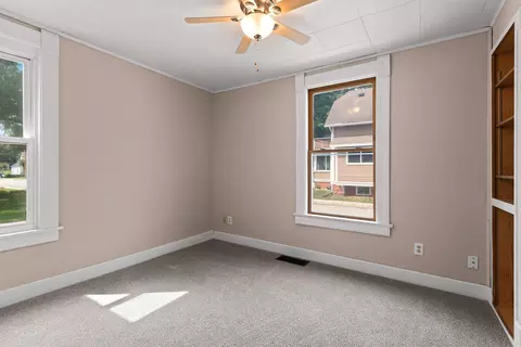 Bedroom - 425 W Winnebago St, Appleton, WI 54911 photo 1 of 8