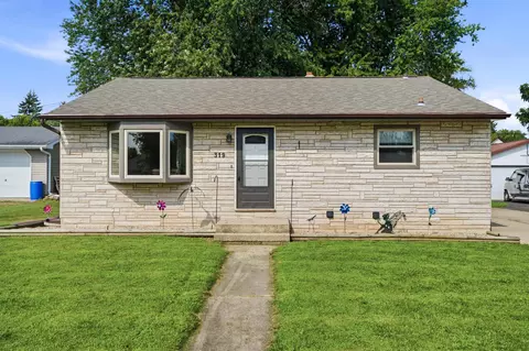 319 Lima St, New London, WI 54961