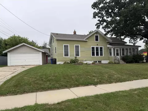 4 Prospect Ave, Oshkosh, WI 54901