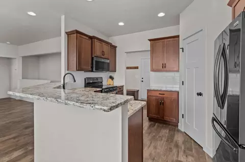 Kitchen - 3846 E Zion Ln, Appleton, WI 54913 photo 2 of 6