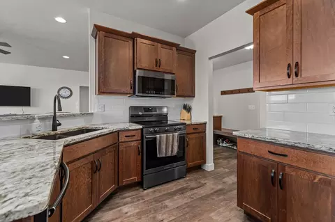 Kitchen - 3846 E Zion Ln, Appleton, WI 54913 photo 4 of 6