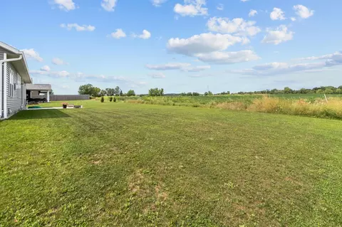 Exterior - 3846 E Zion Ln, Appleton, WI 54913 photo 6 of 8